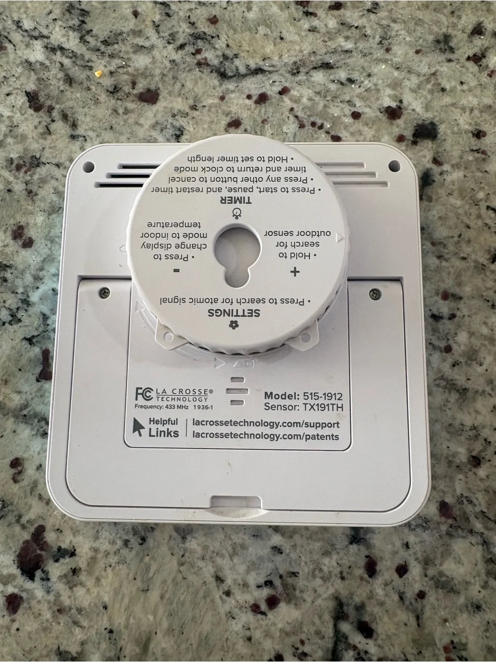 La Crosse Technology Shower Cube Atomic Clock 515-1912 TX191TH Preowned Works